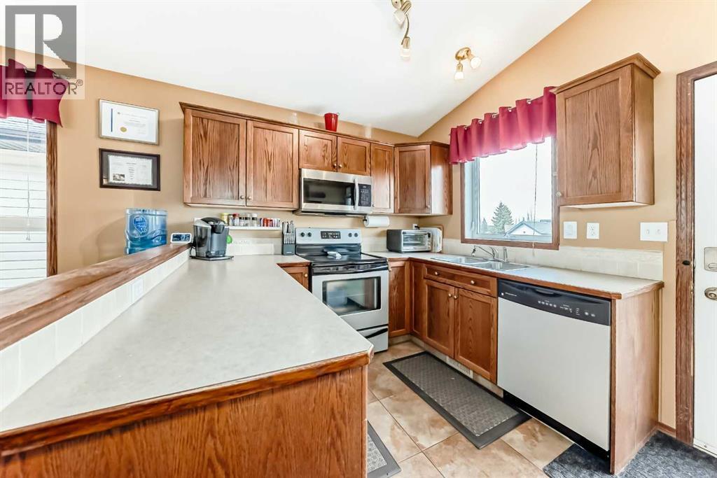 633 Lancaster Drive, Red Deer, Alberta  T4R 3B4 - Photo 10 - A2299829