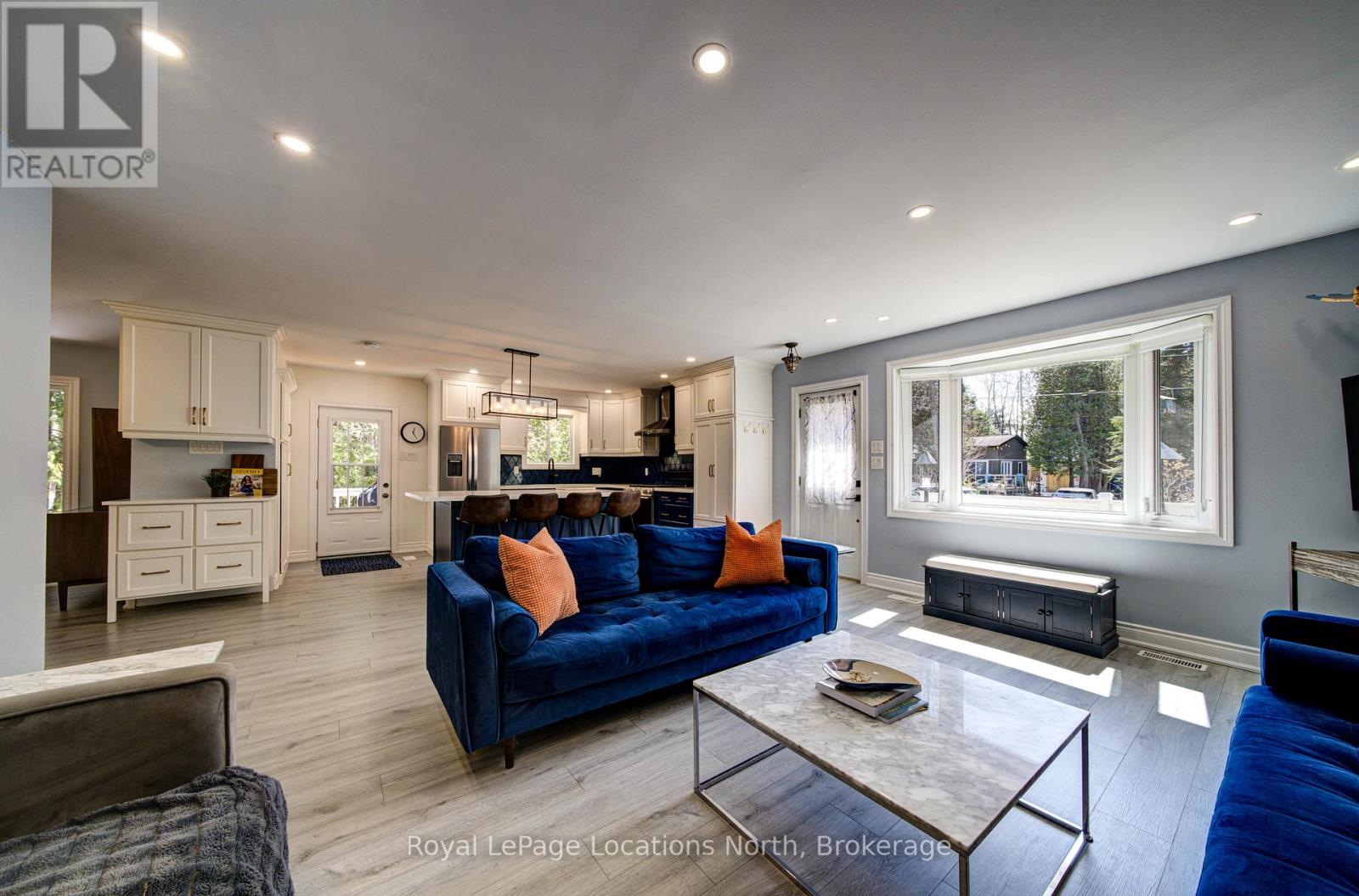 2 Maplewood Drive, Tiny, Ontario  L0L 1P1 - Photo 11 - S12980704