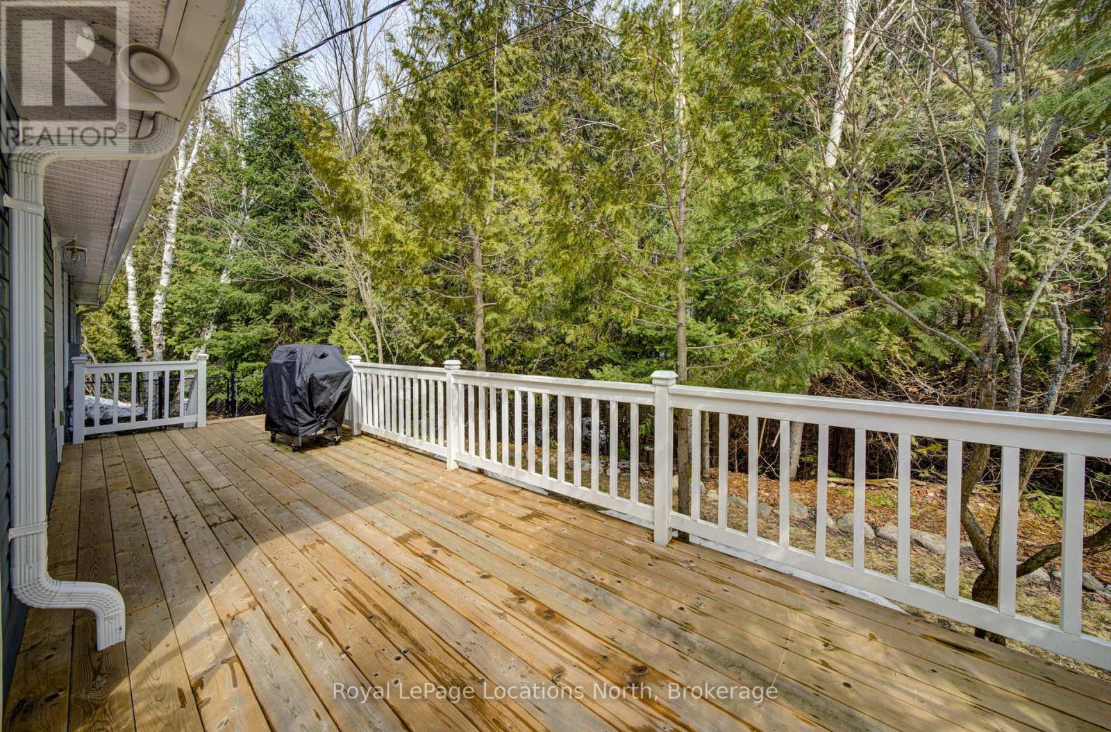 2 Maplewood Drive, Tiny, Ontario  L0L 1P1 - Photo 3 - S12980704