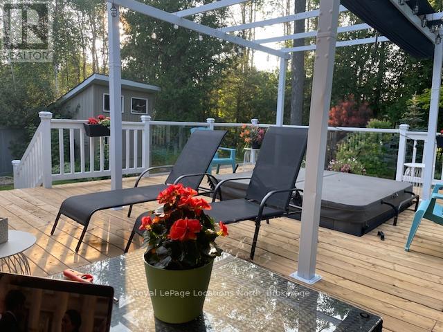 2 Maplewood Drive, Tiny, Ontario  L0L 1P1 - Photo 35 - S12980704