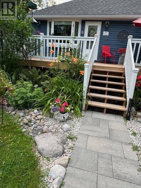 2 Maplewood Drive, Tiny, Ontario  L0L 1P1 - Photo 5 - S12980704