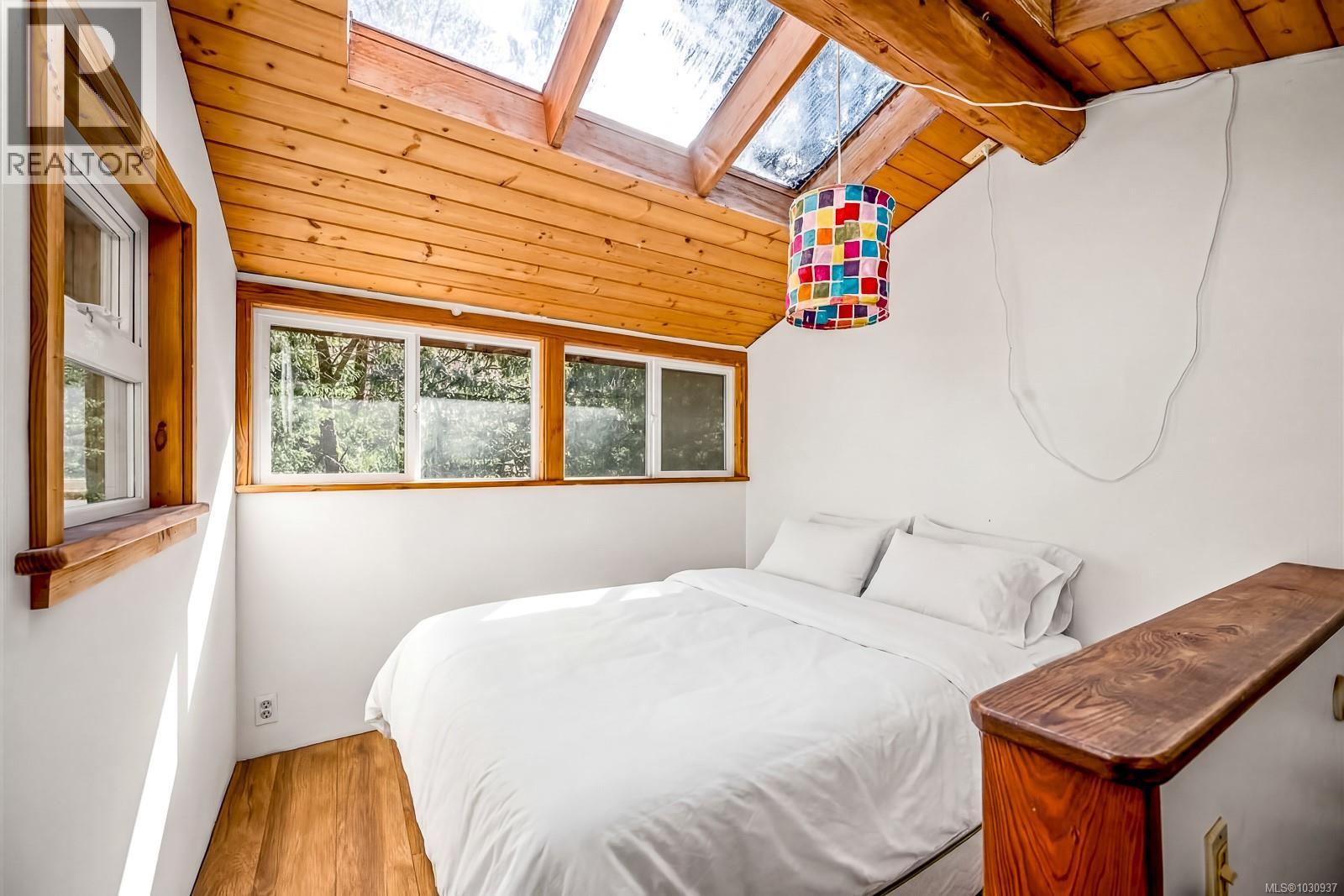 421 Whaletown Rd, Cortes Island, British Columbia  V0P 1Z0 - Photo 15 - 1030937