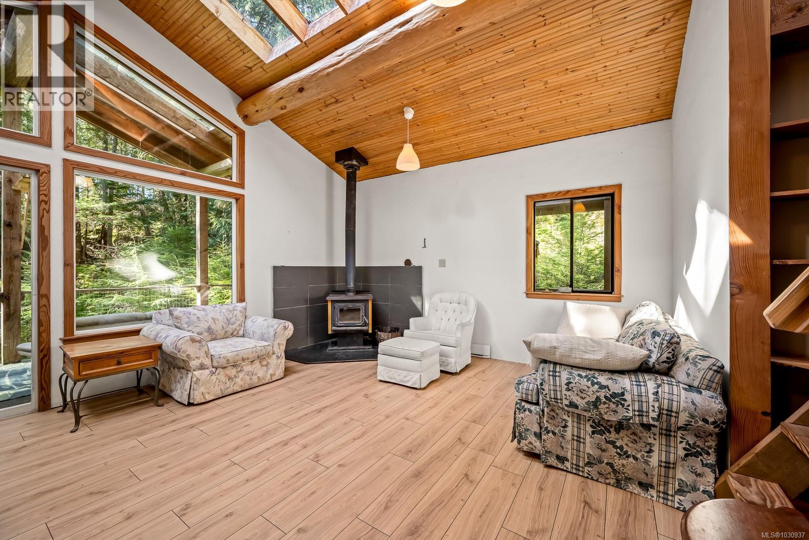 421 Whaletown Rd, Cortes Island, British Columbia  V0P 1Z0 - Photo 7 - 1030937