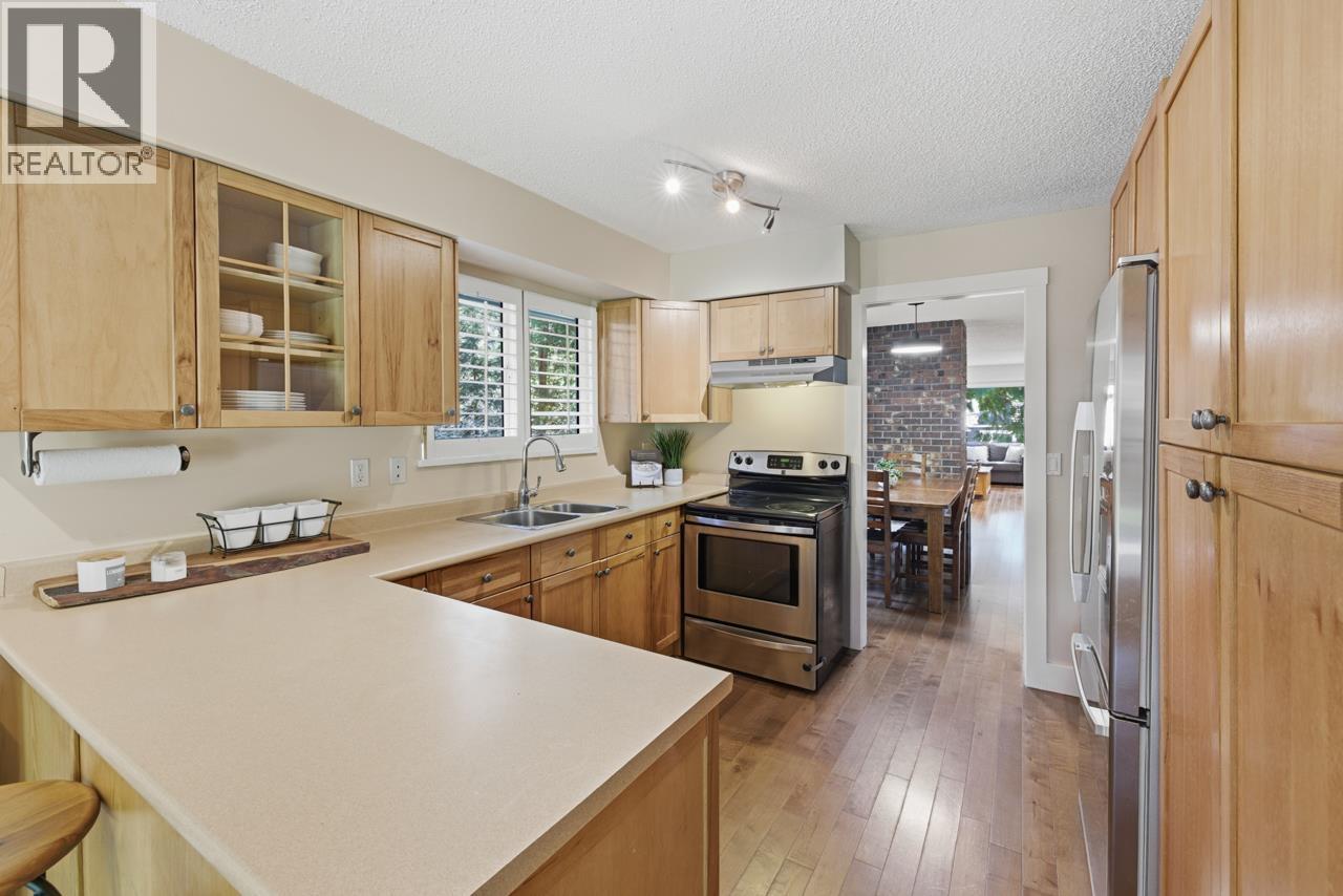 1762 Evelyn Street, North Vancouver, British Columbia V7K 1V1 - Photo 11 - R3109115