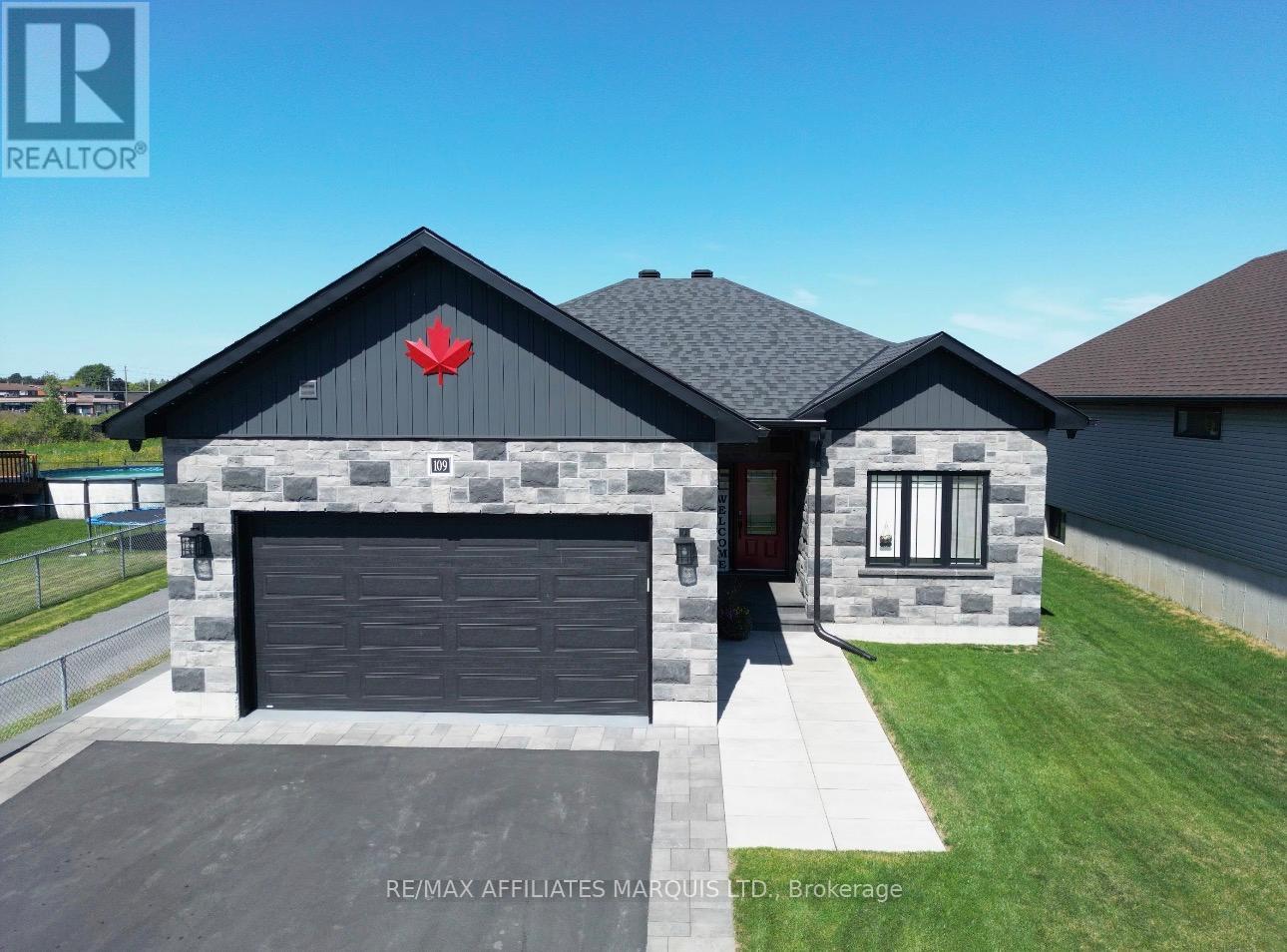 109 BELLWOOD DRIVE, Cornwall, Ontario