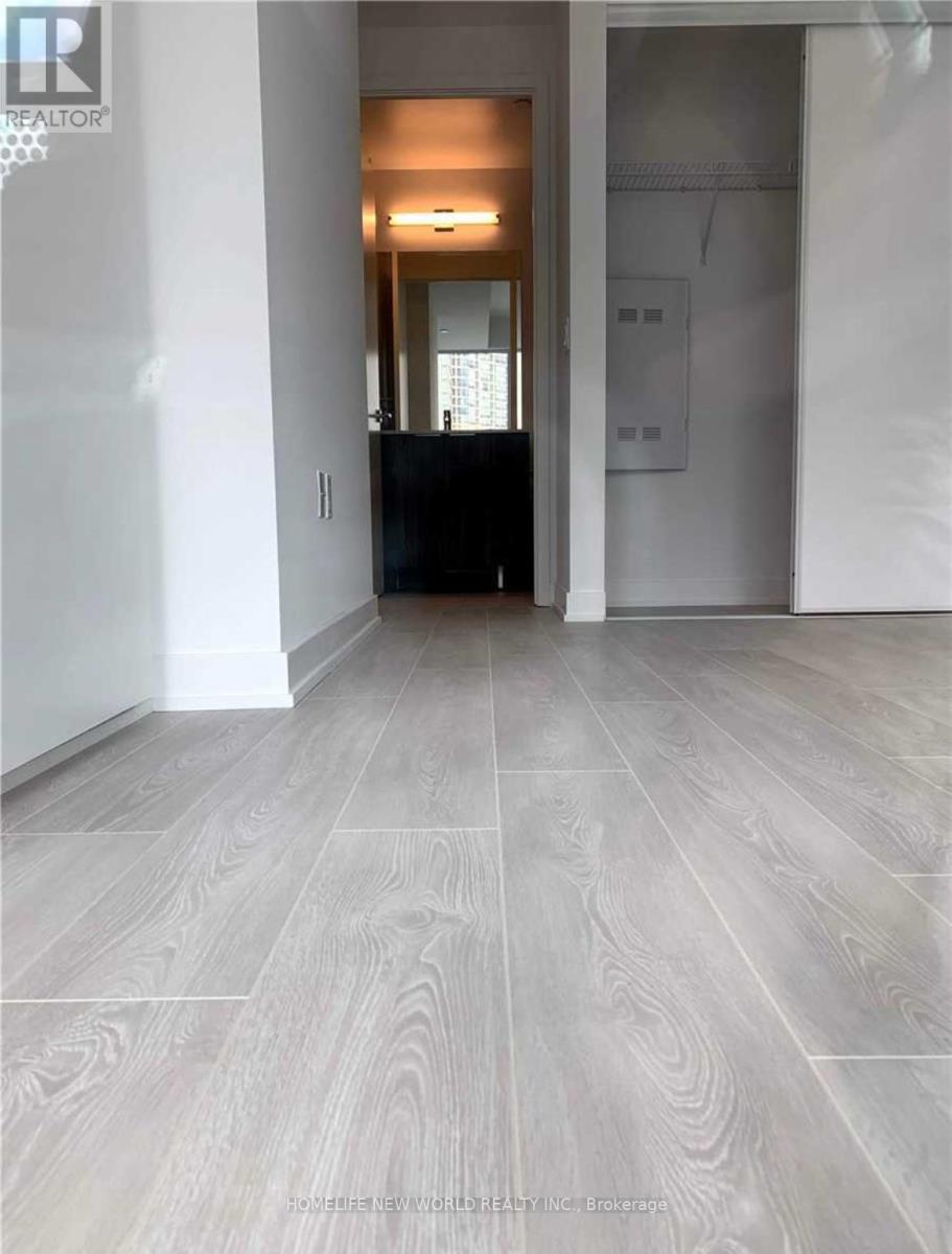 516 - 15 Queens Quay E, Toronto, Ontario  M5E 0A4 - Photo 4 - C12980680