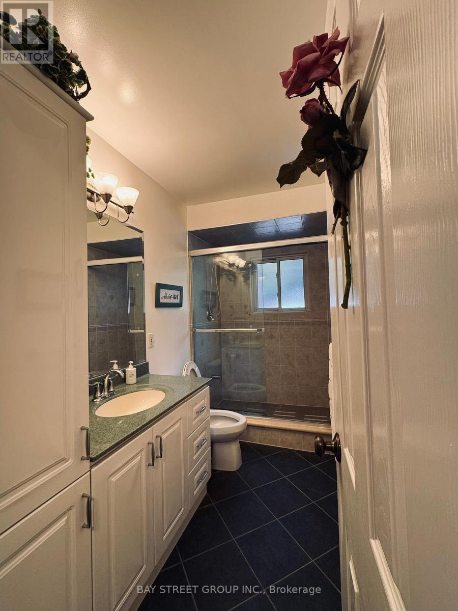 43 Appian Drive, Toronto, Ontario  M2J 2P8 - Photo 17 - C12980710