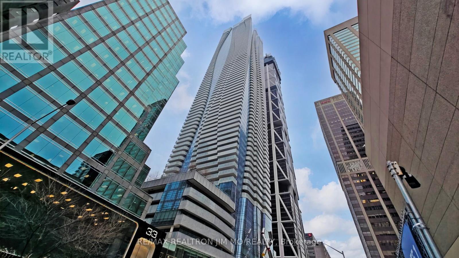 3409 - 1 Bloor Street E, Toronto, Ontario  M4W 0A8 - Photo 2 - C12980716