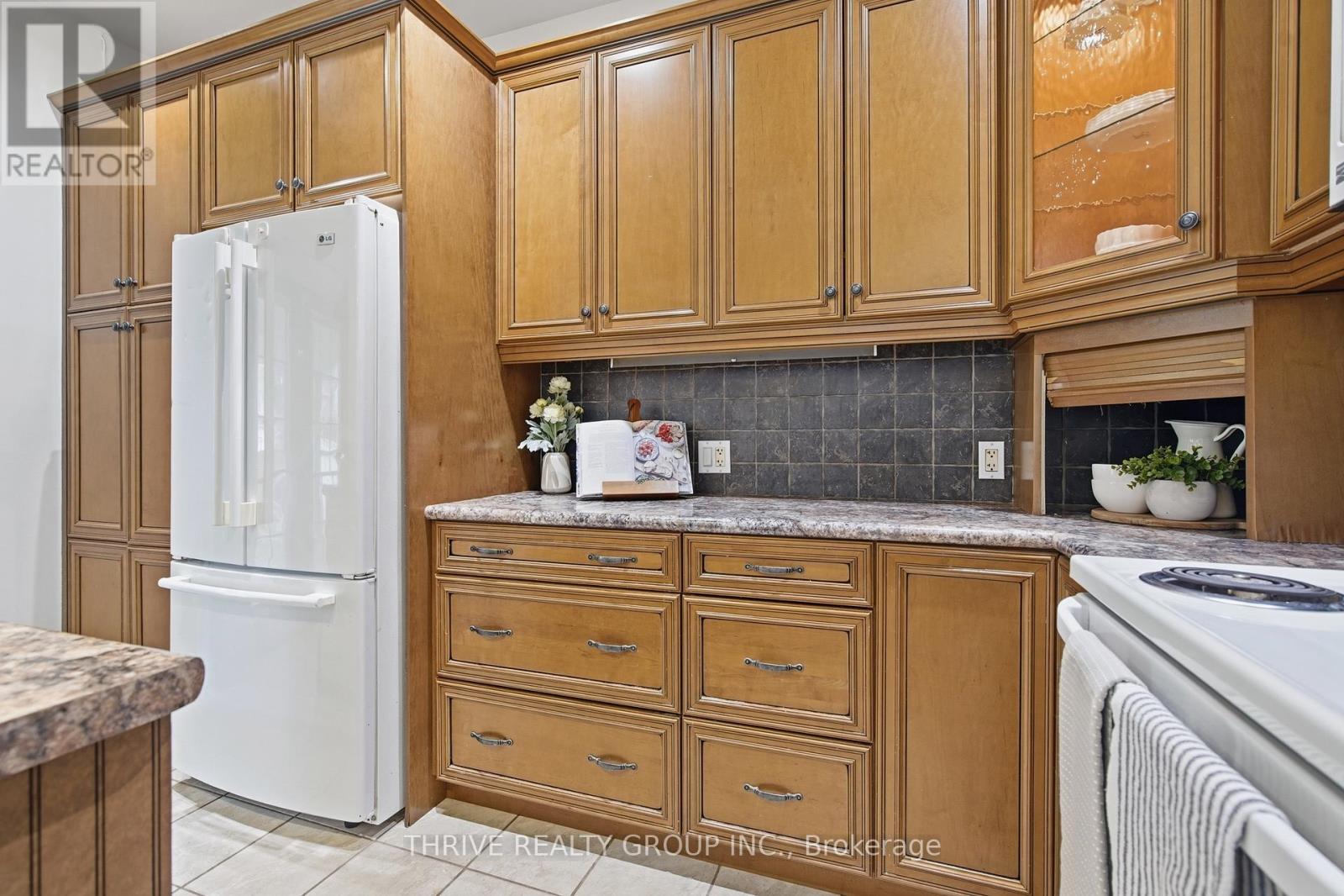 152 Ross Street, St. Thomas, Ontario  N5R 3Y1 - Photo 11 - X12980698