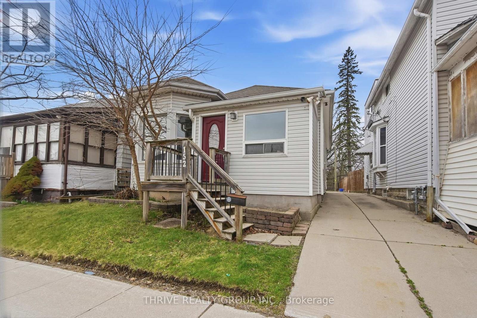 152 Ross Street, St. Thomas, Ontario  N5R 3Y1 - Photo 2 - X12980698