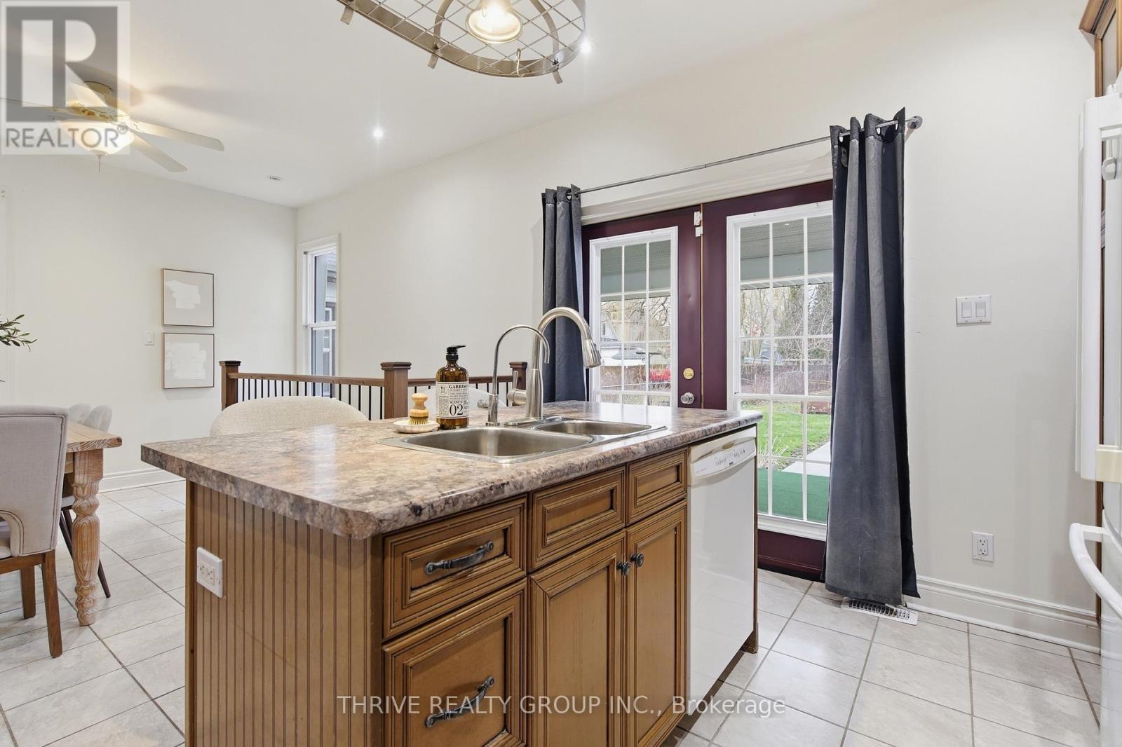 152 Ross Street, St. Thomas, Ontario  N5R 3Y1 - Photo 9 - X12980698