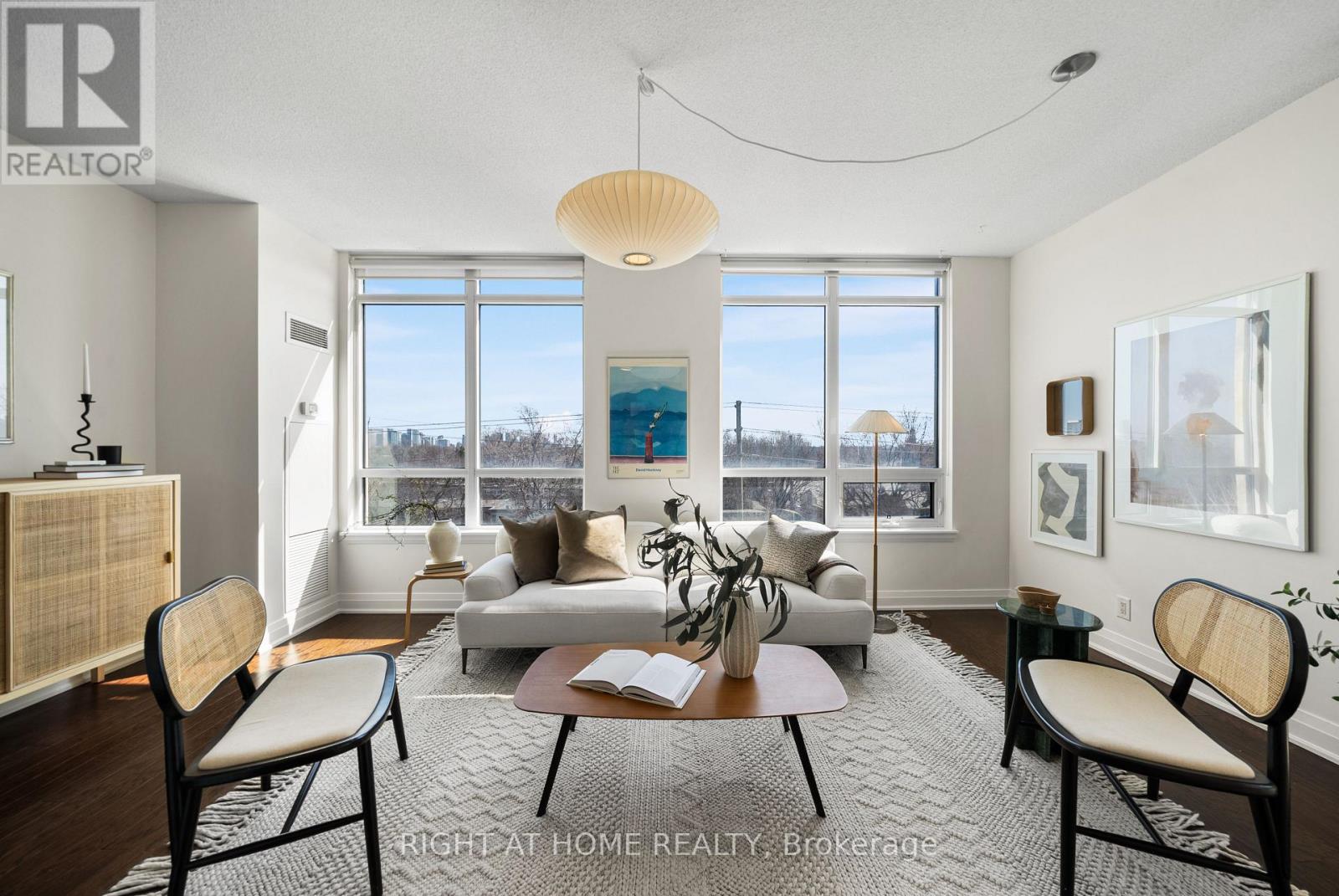 611 - 520 STEELES AVENUE W, Vaughan, Ontario