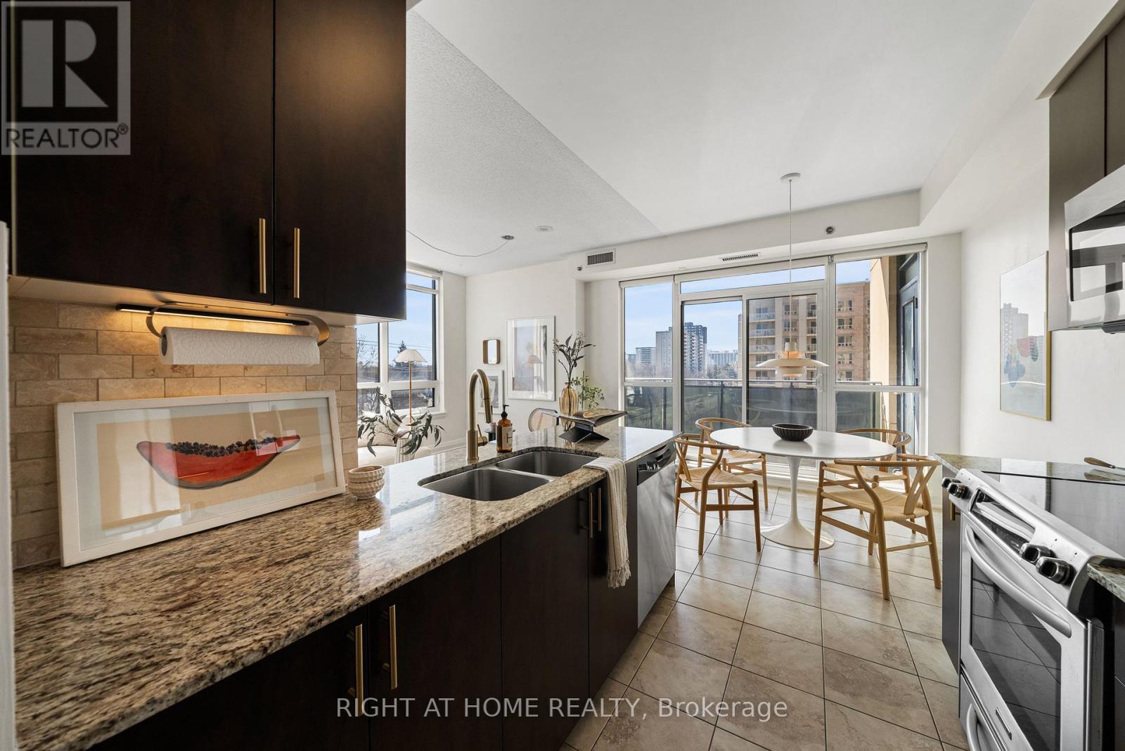 611 - 520 Steeles Avenue W, Vaughan, Ontario  L4J 0H2 - Photo 10 - N12980686