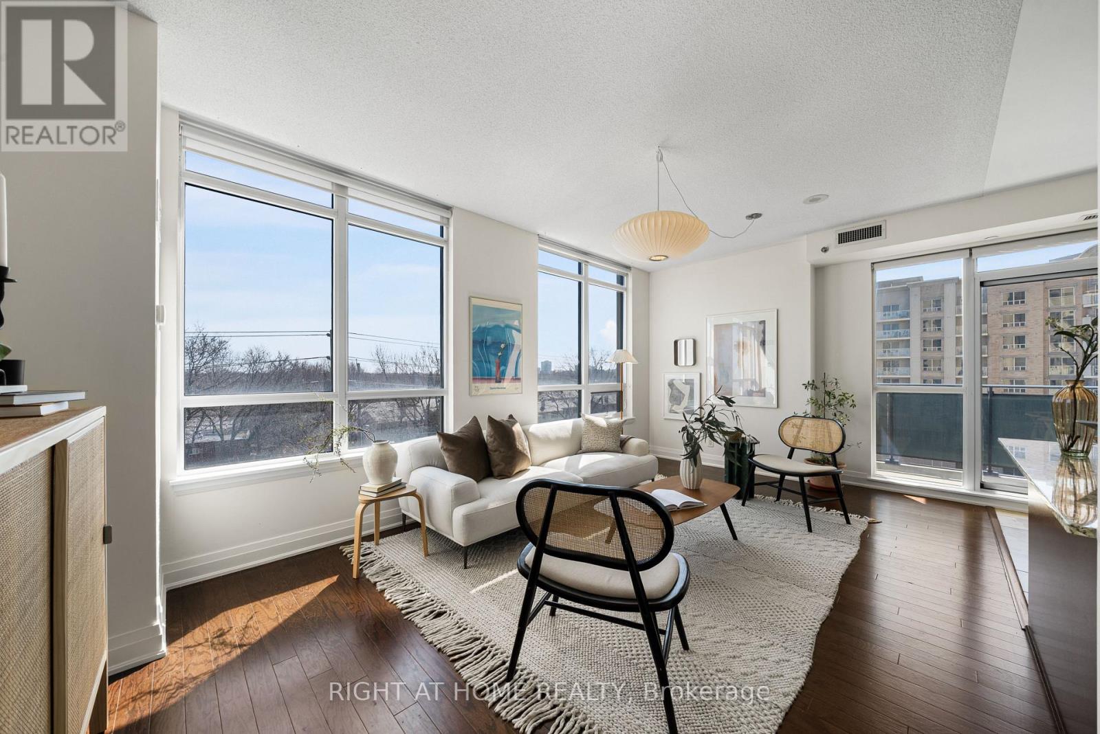 611 - 520 Steeles Avenue W, Vaughan, Ontario  L4J 0H2 - Photo 2 - N12980686