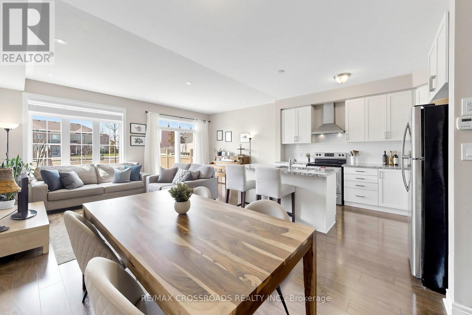 6 Angela Street, Bradford West Gwillimbury, Ontario  L3Z 0A2 - Photo 12 - N12980690