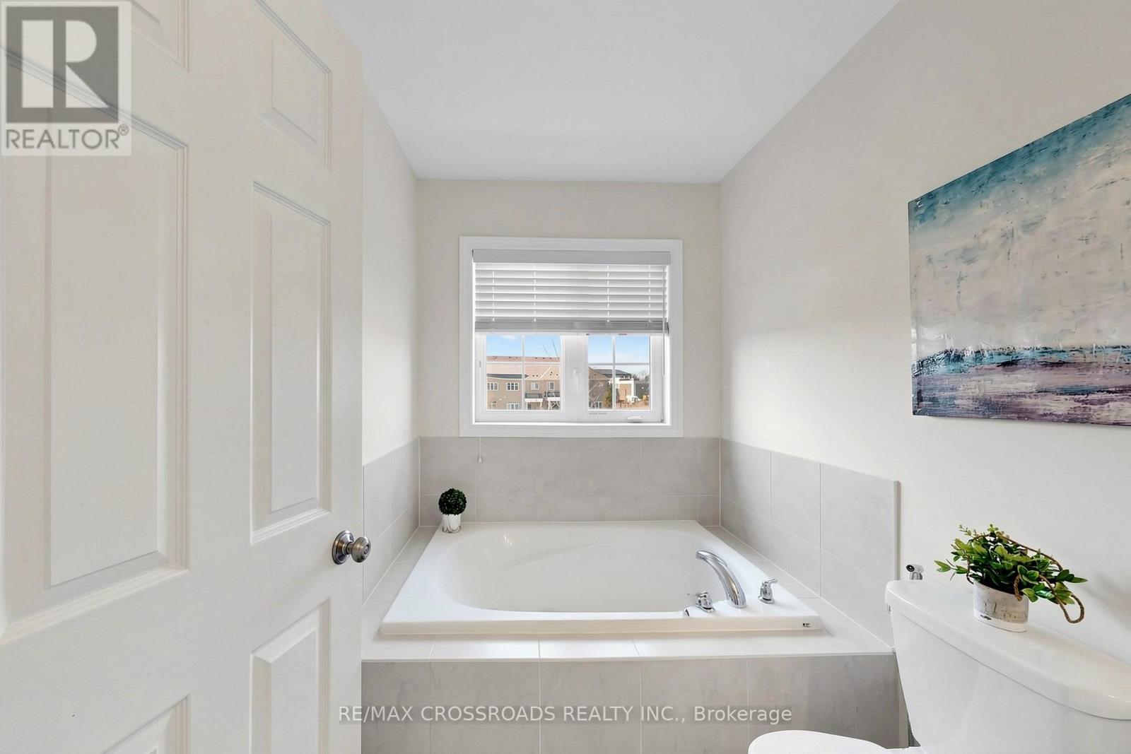 6 Angela Street, Bradford West Gwillimbury, Ontario  L3Z 0A2 - Photo 33 - N12980690