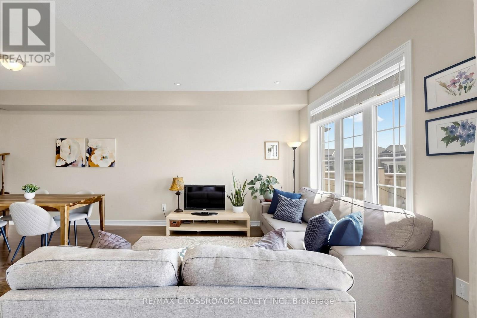 6 Angela Street, Bradford West Gwillimbury, Ontario  L3Z 0A2 - Photo 8 - N12980690