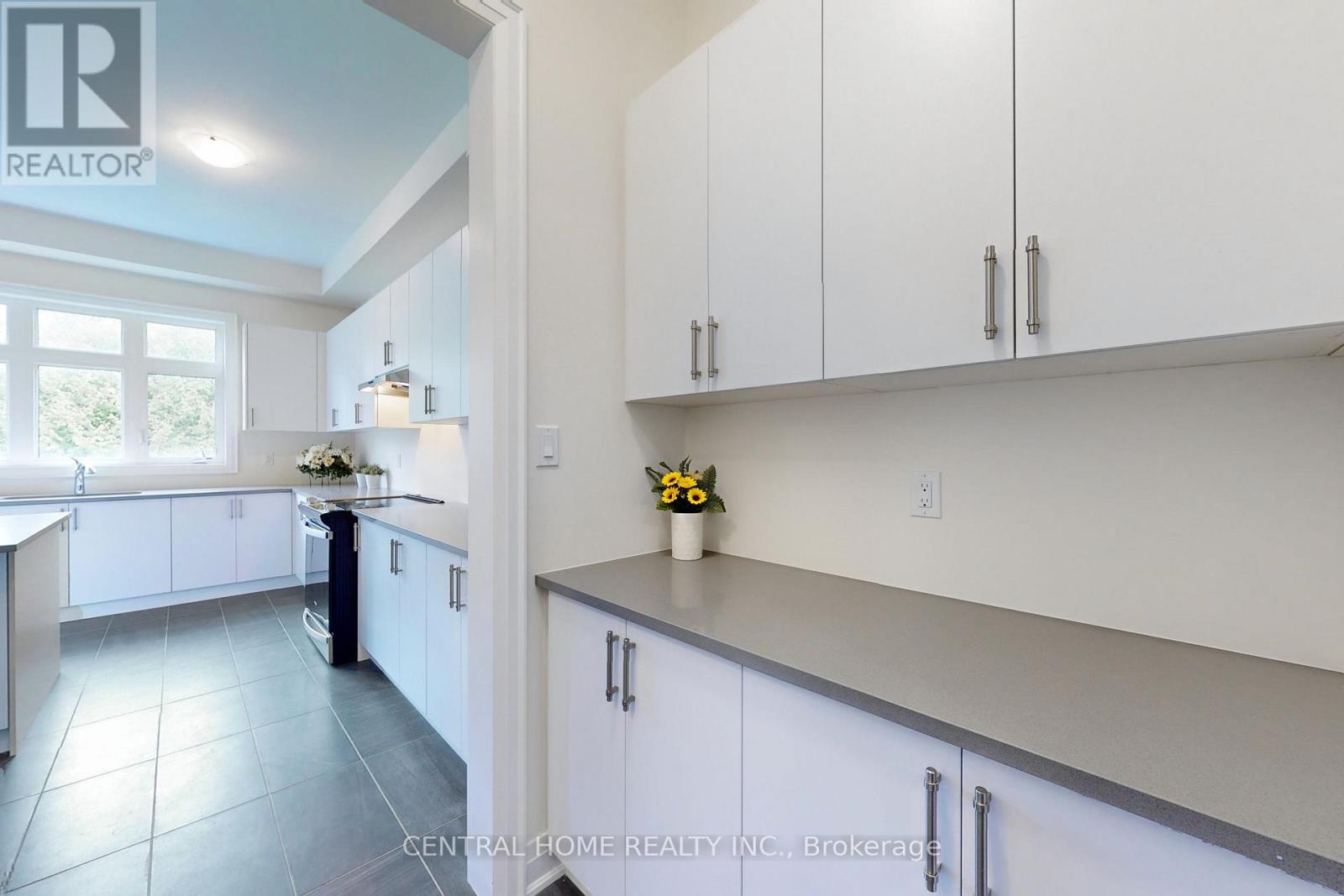 27 Upbound Court, East Gwillimbury, Ontario  L9N 0E5 - Photo 14 - N12980706