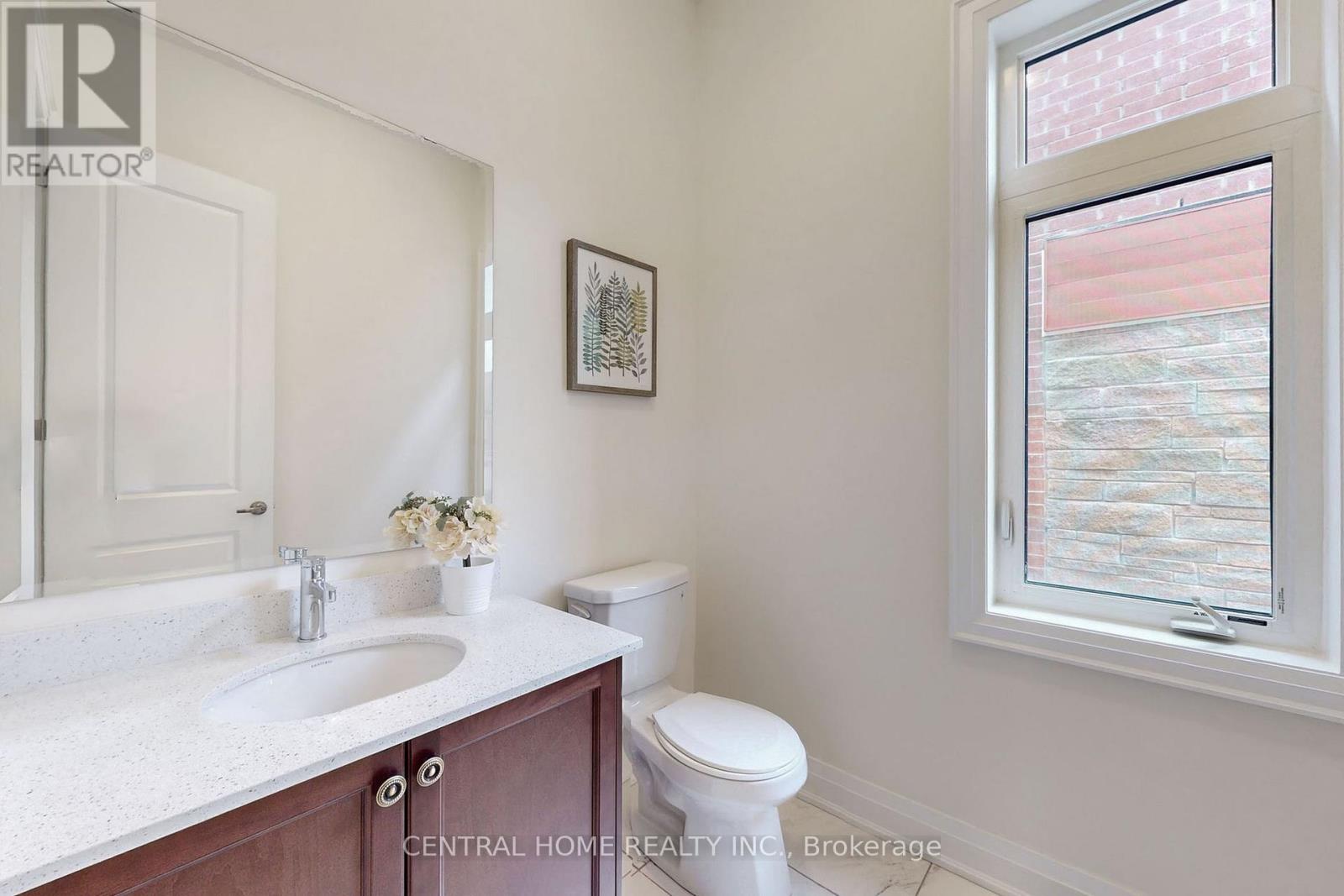 27 Upbound Court, East Gwillimbury, Ontario  L9N 0E5 - Photo 16 - N12980706