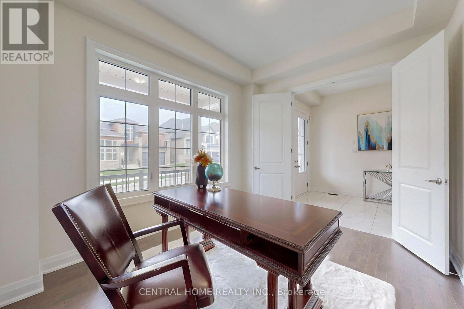 27 Upbound Court, East Gwillimbury, Ontario  L9N 0E5 - Photo 5 - N12980706