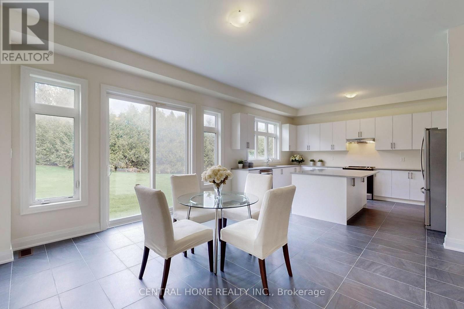 27 Upbound Court, East Gwillimbury, Ontario  L9N 0E5 - Photo 8 - N12980706