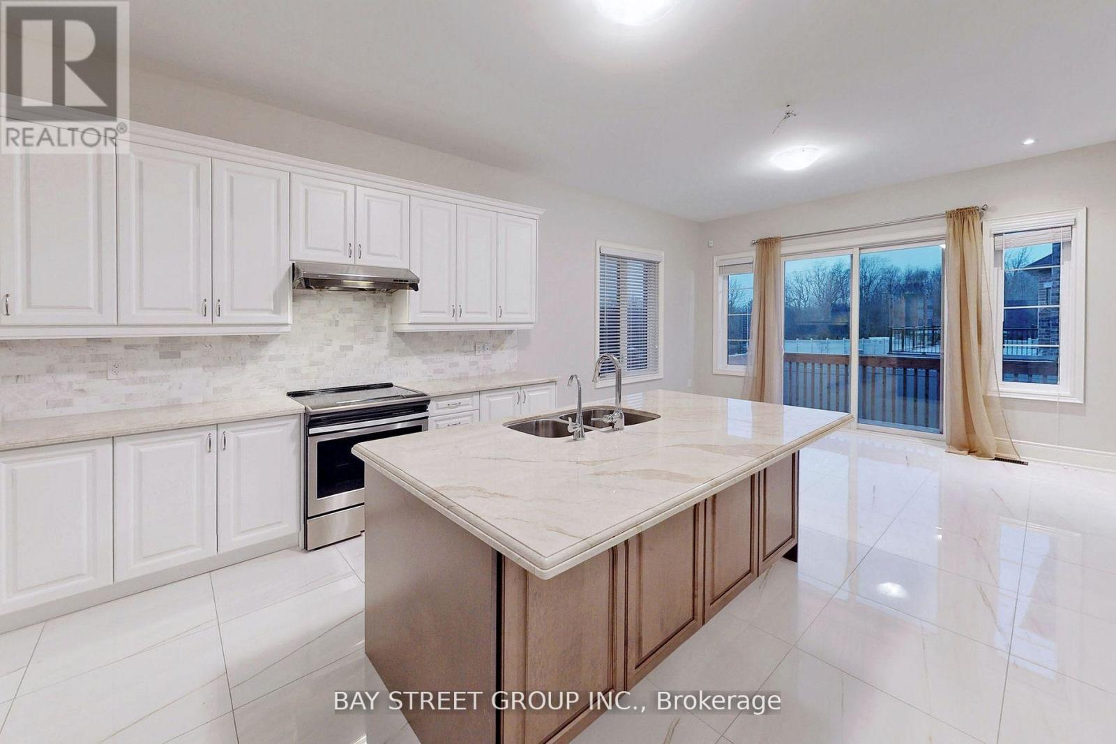 423 Threshing Mill Boulevard, Oakville, Ontario  L6T 0T4 - Photo 11 - W12980702