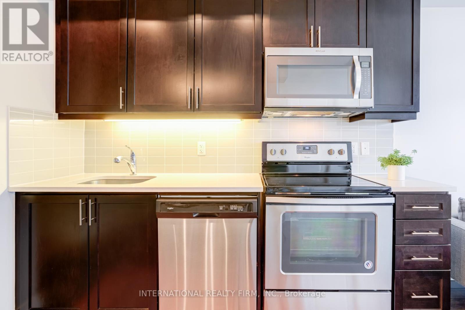 1111 - 17 Zorra Street, Toronto, Ontario  M8Z 0C8 - Photo 14 - W12980720