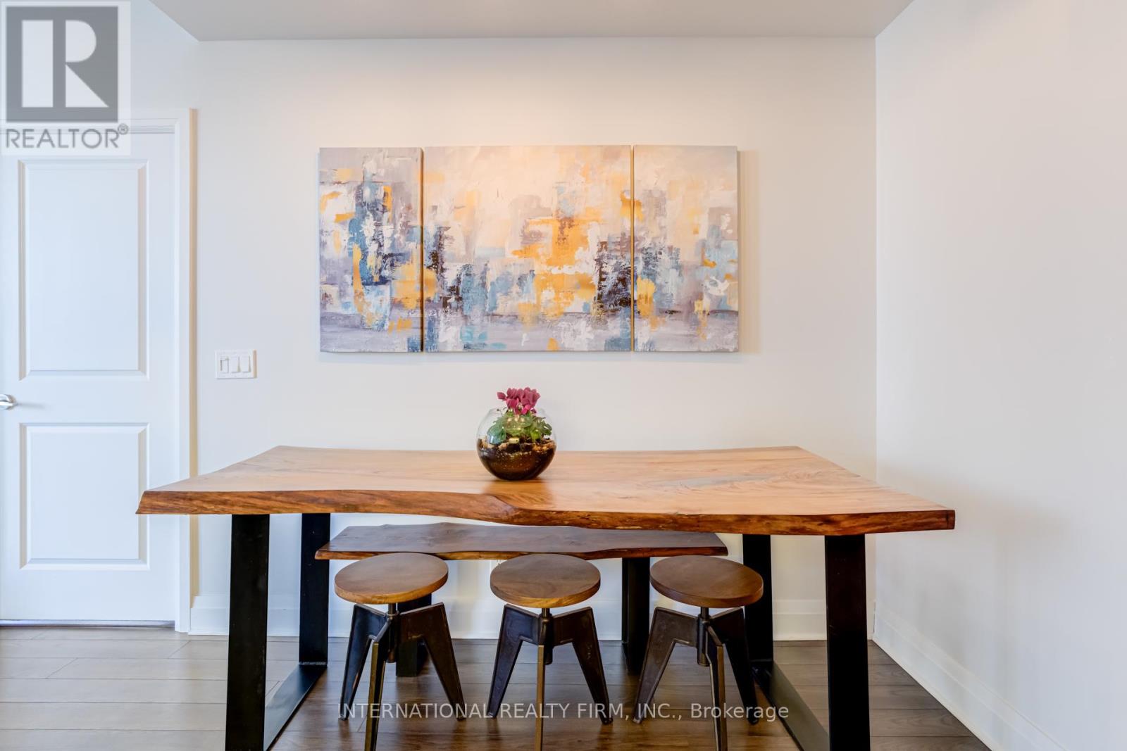 1111 - 17 Zorra Street, Toronto, Ontario  M8Z 0C8 - Photo 9 - W12980720