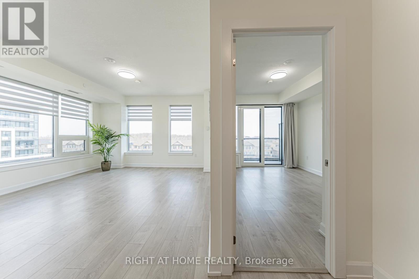 524 - 3200 William Coltson Avenue, Oakville, Ontario  L6H 7W6 - Photo 6 - W12980722