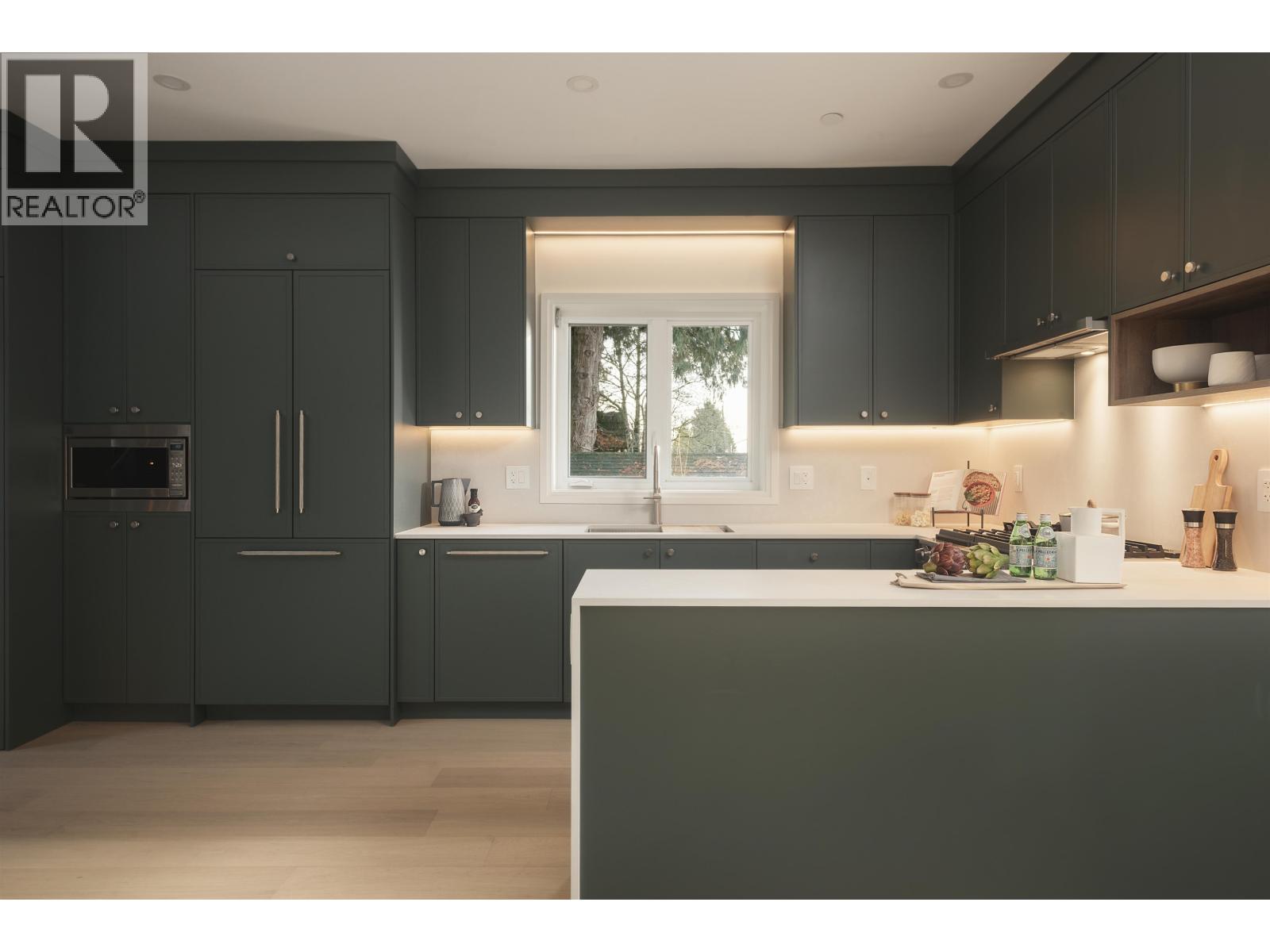 2 8508 EAST BOULEVARD, Vancouver, British Columbia