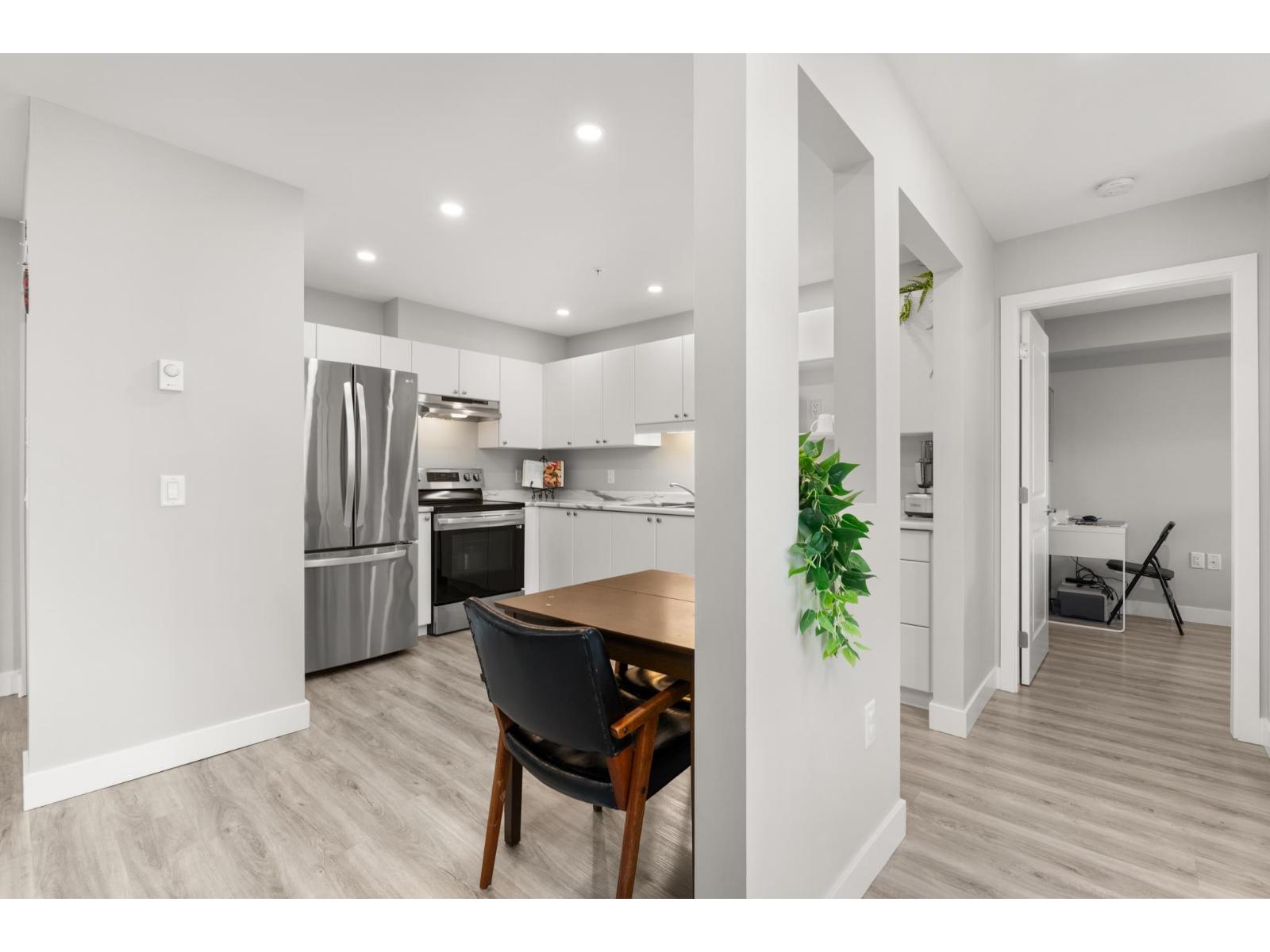 308 15895 84 Avenue, Surrey, British Columbia  V4N 0W7 - Photo 9 - R3097245