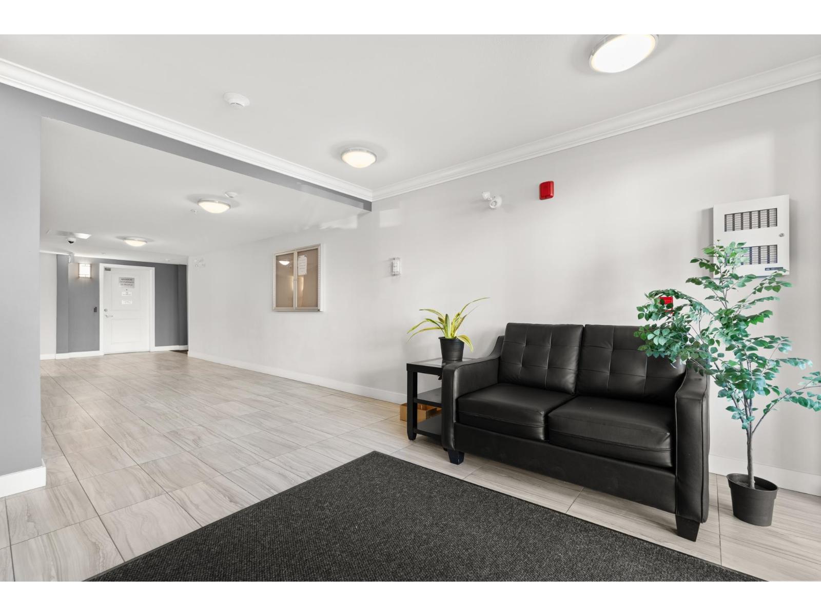 308 15895 84 Avenue, Surrey, British Columbia  V4N 0W7 - Photo 3 - R3097245