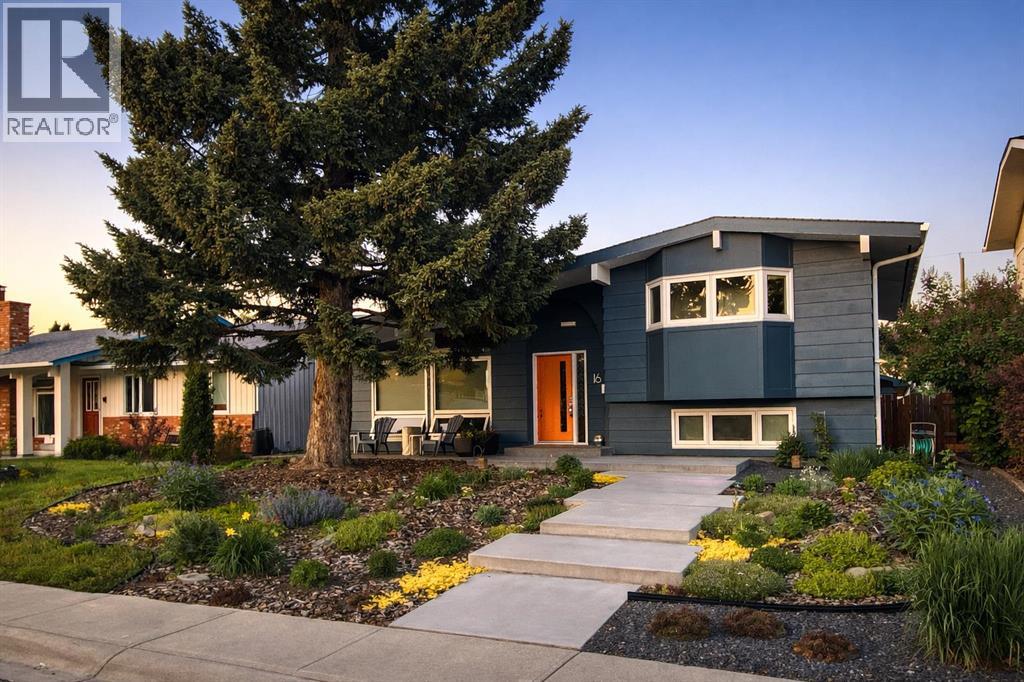 16 Lake Twintree Place SE, Calgary, Alberta