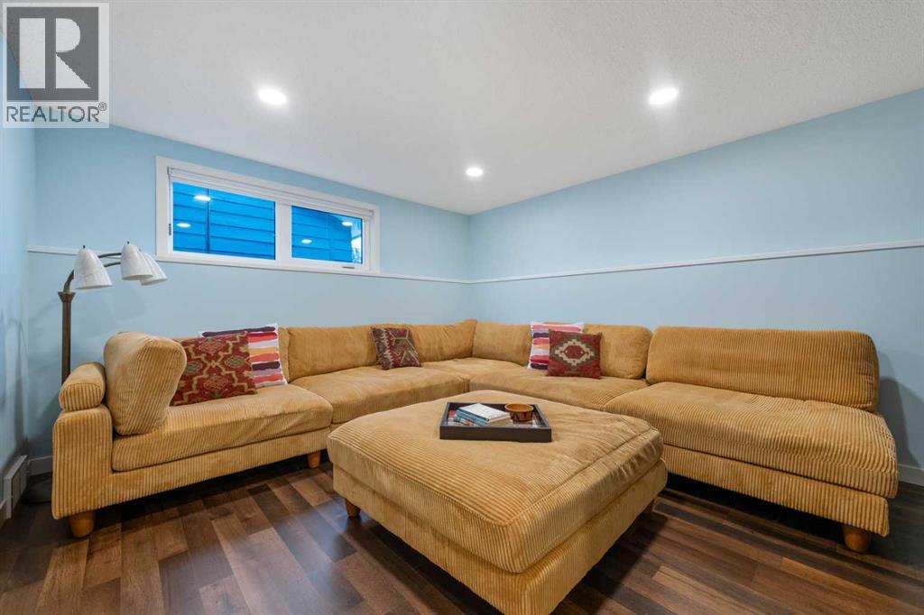 16 Lake Twintree Place Se, Calgary, Alberta  T2J 2X5 - Photo 31 - A2299355