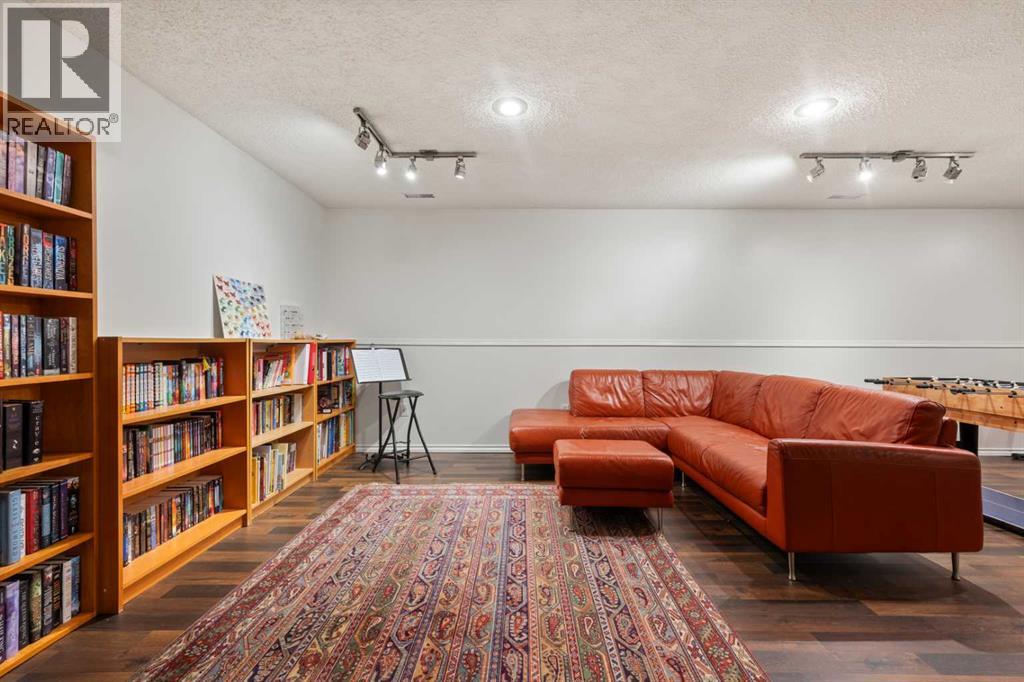 16 Lake Twintree Place Se, Calgary, Alberta  T2J 2X5 - Photo 37 - A2299355