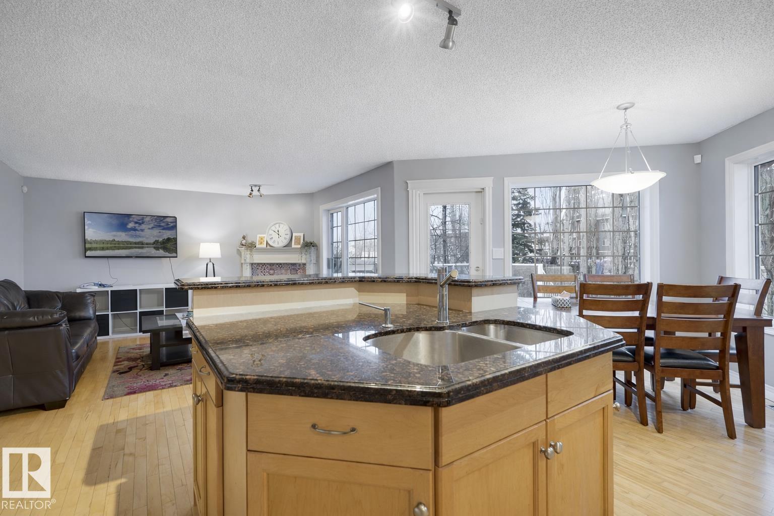 580 Glenwright Cr Nw, Edmonton, Alberta  T5T 6K8 - Photo 7 - E4479099