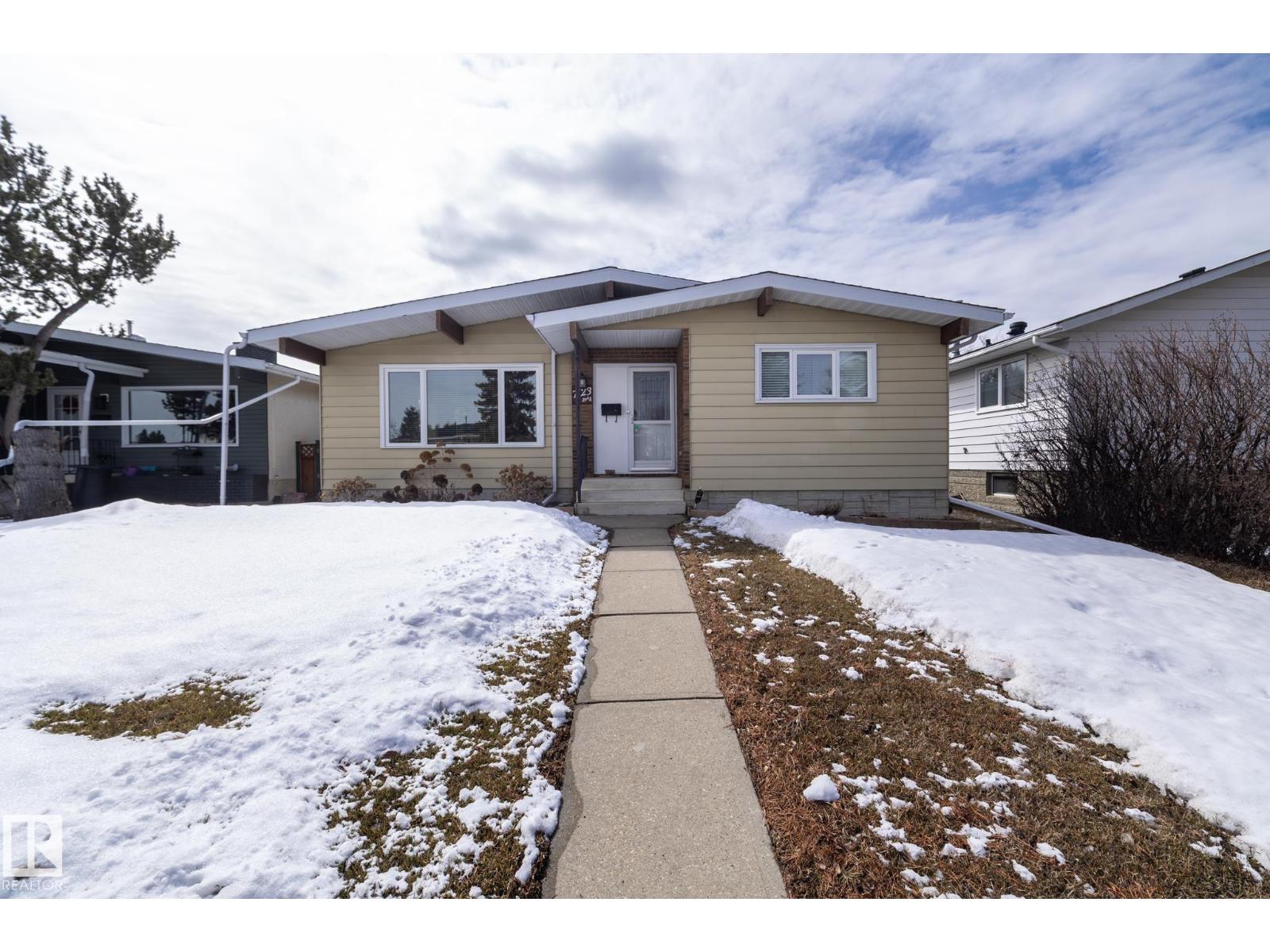 7123 39a Av Nw Nw, Edmonton, Alberta  T6K 0R7 - Photo 1 - E4481548