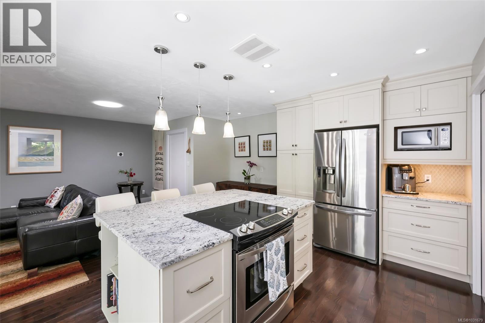 4008 Bow Rd, Saanich, British Columbia  V8N 3B1 - Photo 15 - 1031679