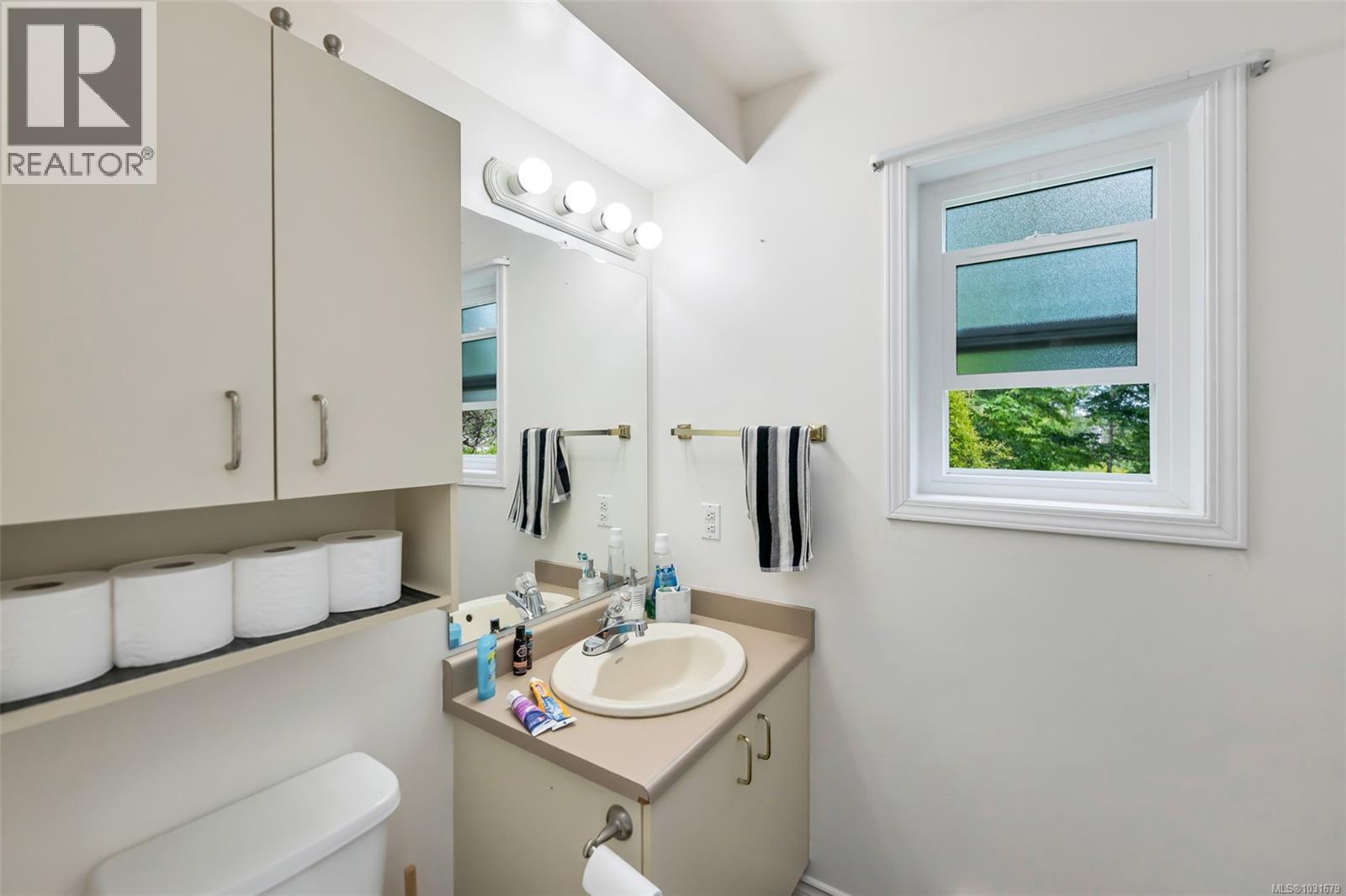 4008 Bow Rd, Saanich, British Columbia  V8N 3B1 - Photo 34 - 1031679