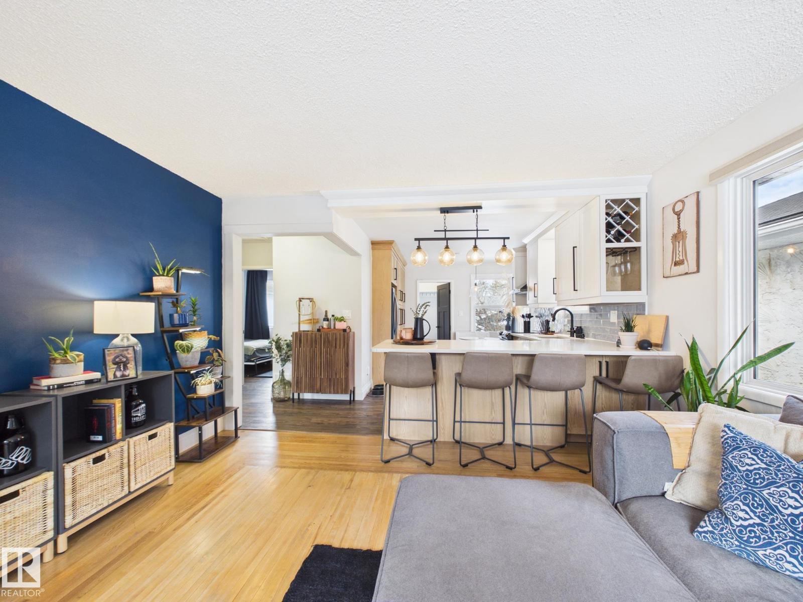 8746 84 Av Nw, Edmonton, Alberta  T6C 1E2 - Photo 4 - E4481549