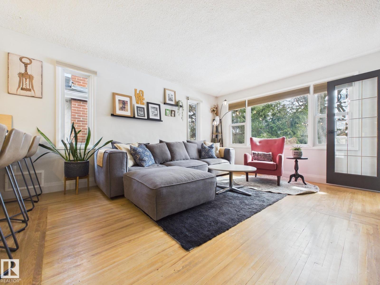 8746 84 Av Nw, Edmonton, Alberta  T6C 1E2 - Photo 7 - E4481549