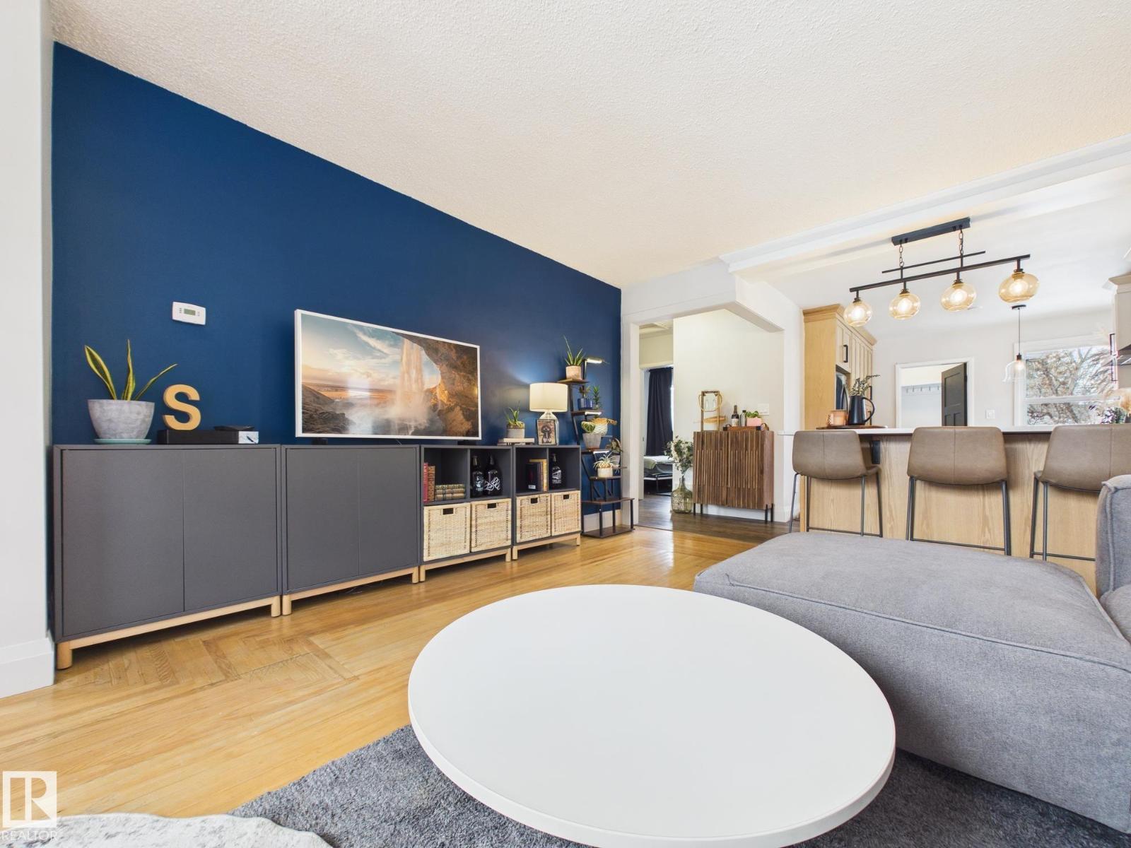 8746 84 Av Nw, Edmonton, Alberta  T6C 1E2 - Photo 5 - E4481549