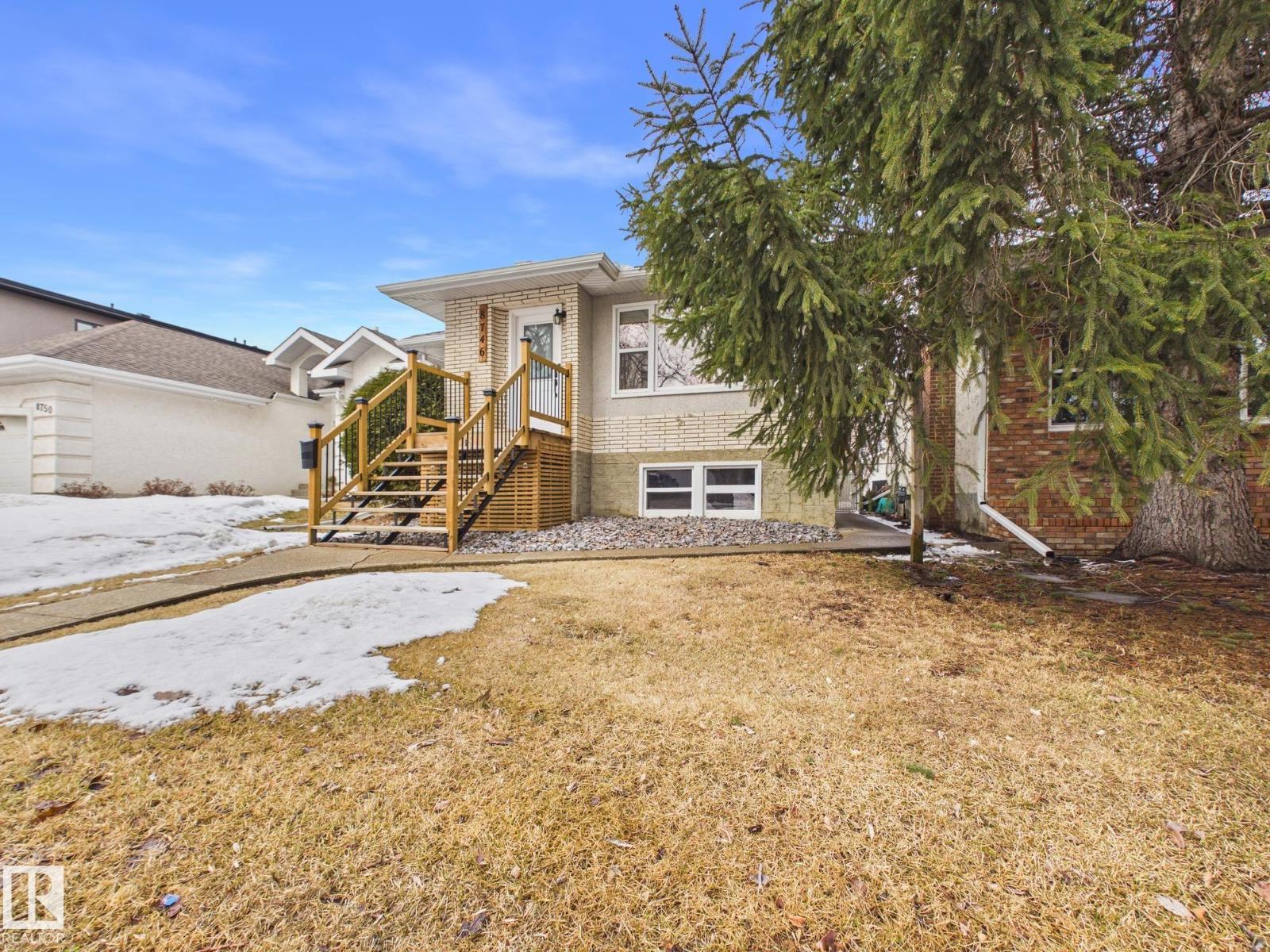 8746 84 Av Nw, Edmonton, Alberta  T6C 1E2 - Photo 1 - E4481549