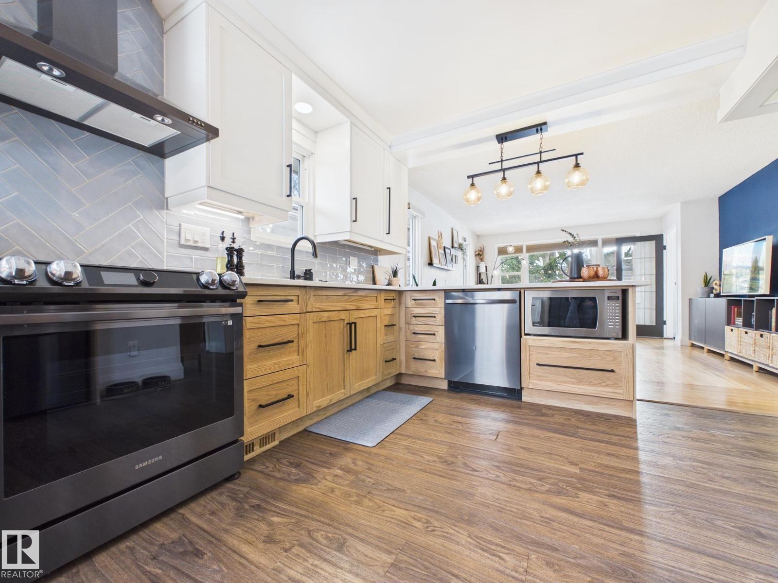 8746 84 Av Nw, Edmonton, Alberta  T6C 1E2 - Photo 16 - E4481549