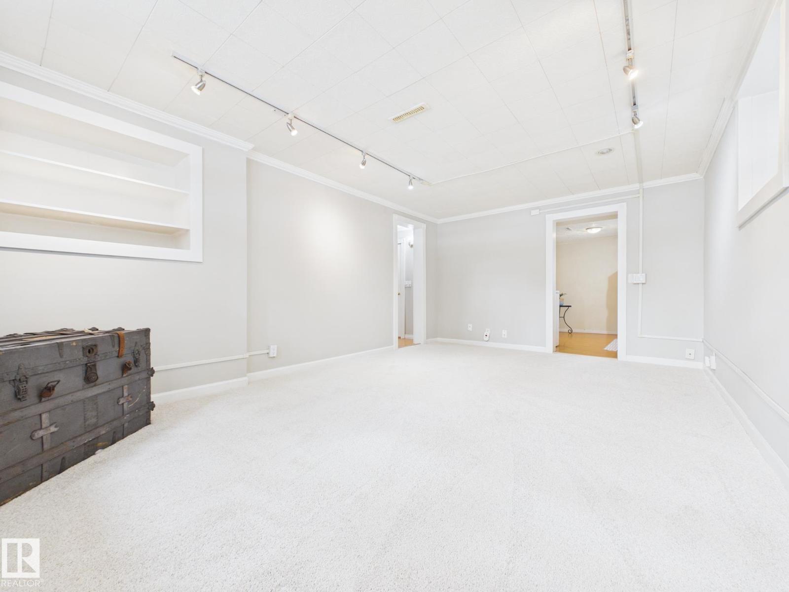 8746 84 Av Nw, Edmonton, Alberta  T6C 1E2 - Photo 35 - E4481549