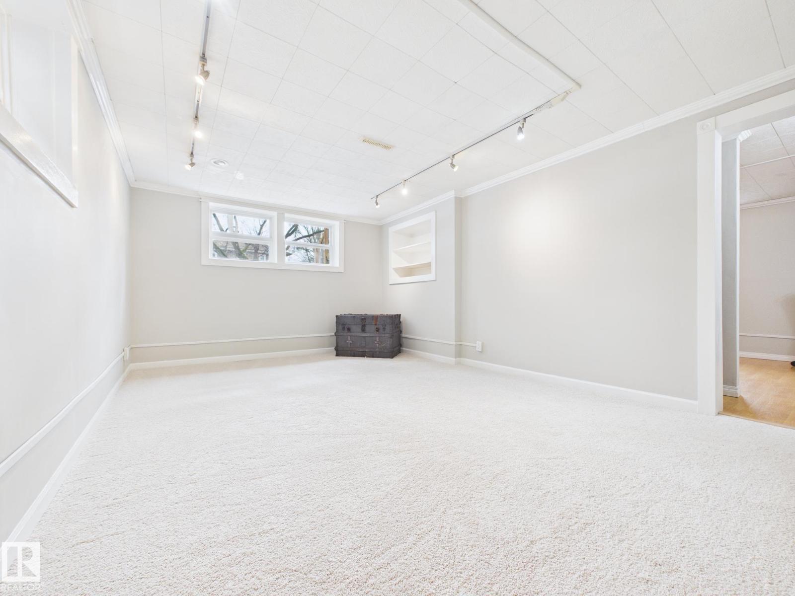 8746 84 Av Nw, Edmonton, Alberta  T6C 1E2 - Photo 34 - E4481549