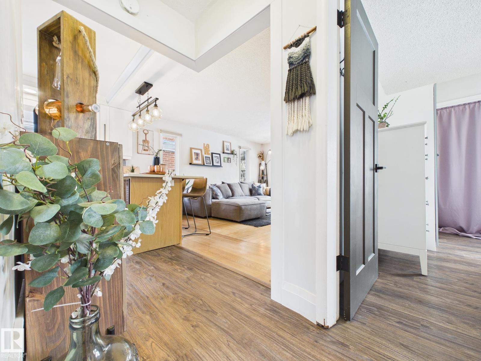 8746 84 Av Nw, Edmonton, Alberta  T6C 1E2 - Photo 25 - E4481549