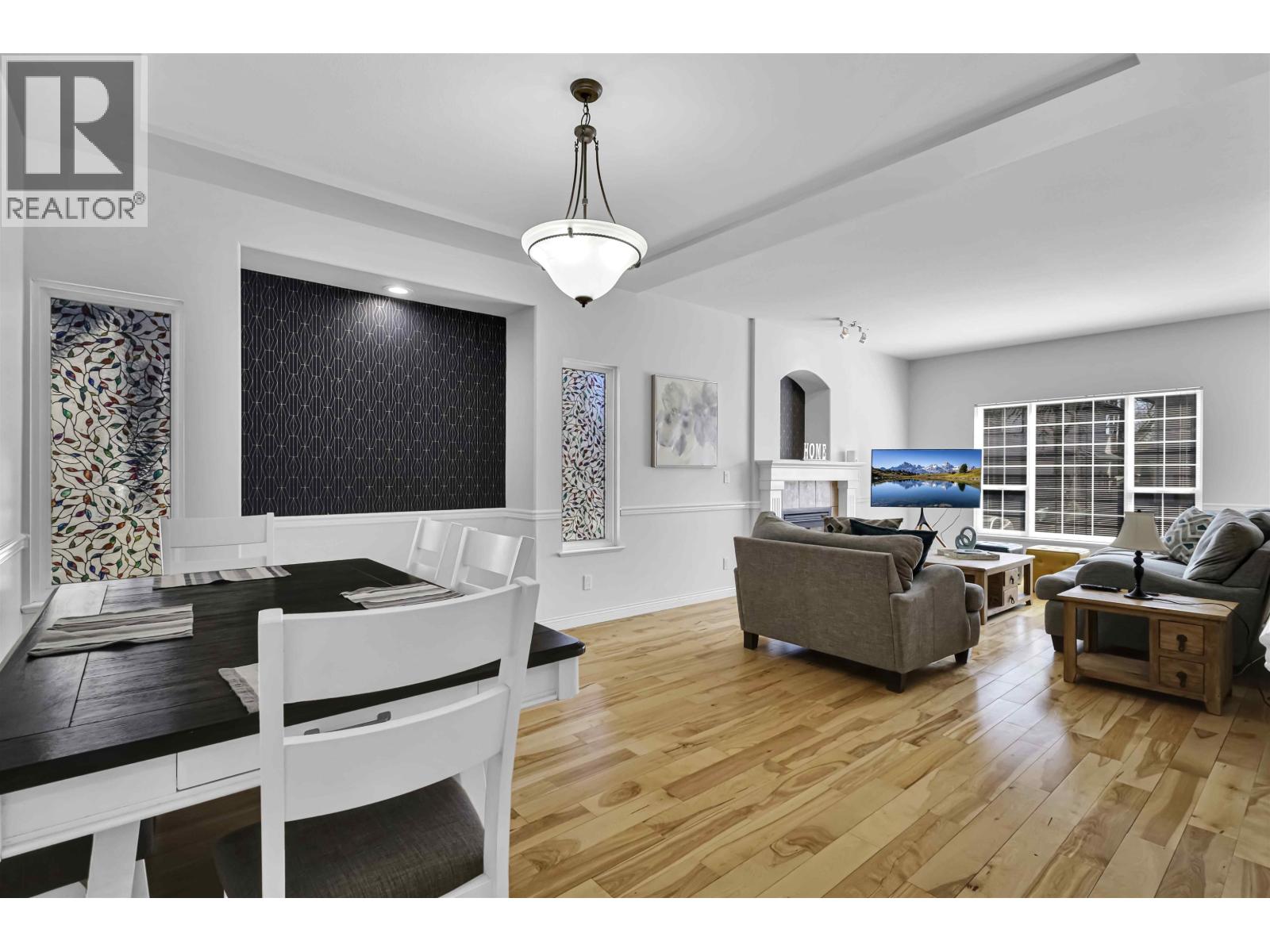 19683 Joyner Place, Pitt Meadows, British Columbia  V3Y 2S3 - Photo 3 - R3109157