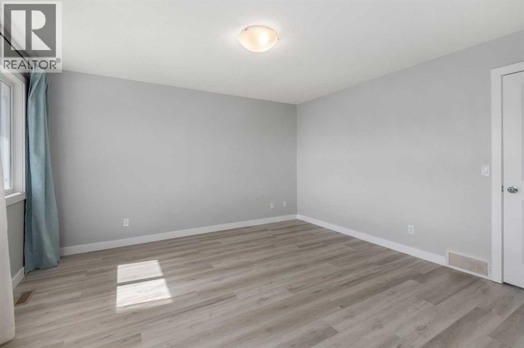 7 Clydesdale Place, Cochrane, Alberta  T4C 0M4 - Photo 18 - A2294674