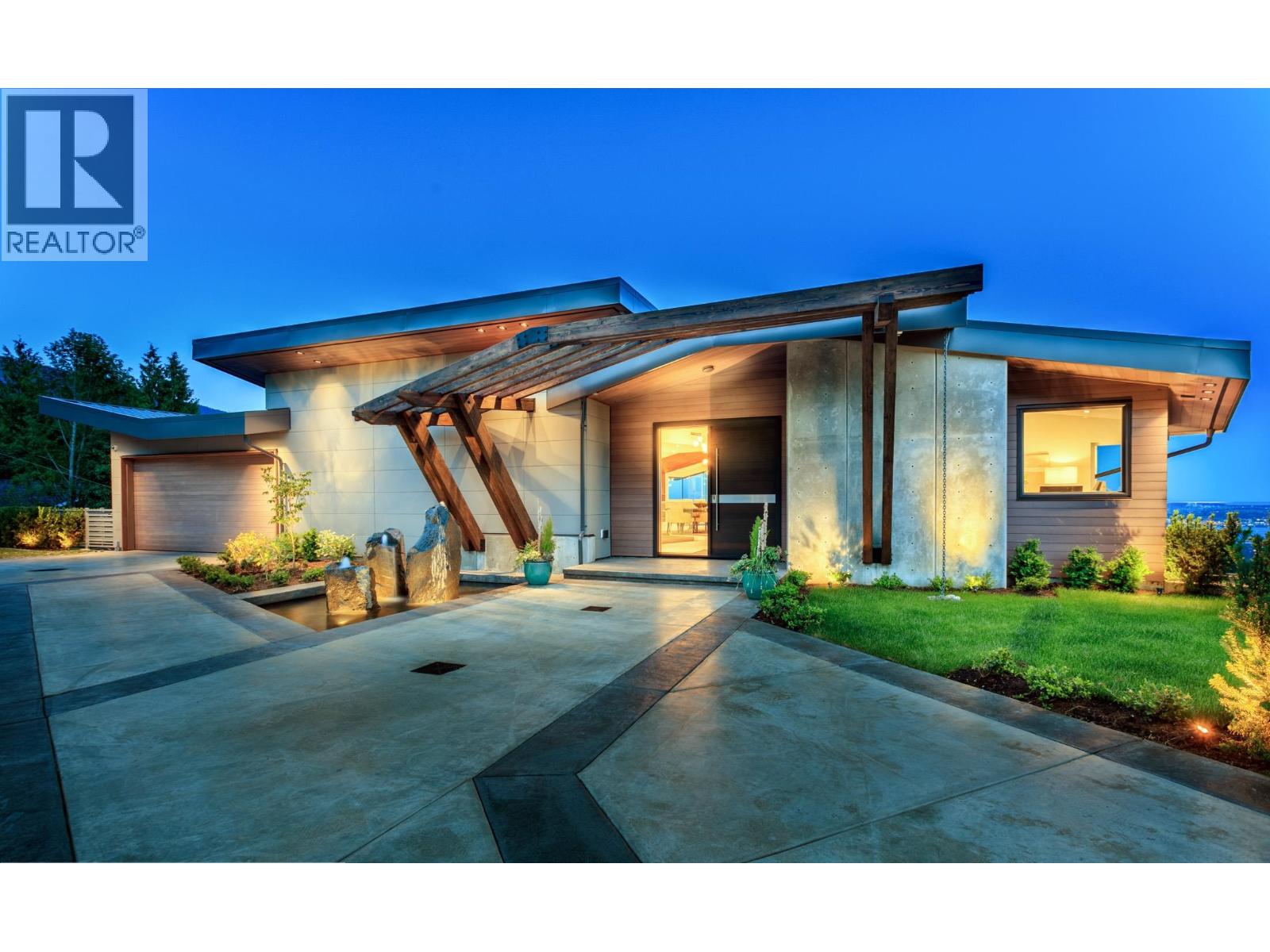 1060 CRESTLINE ROAD, West Vancouver, British Columbia